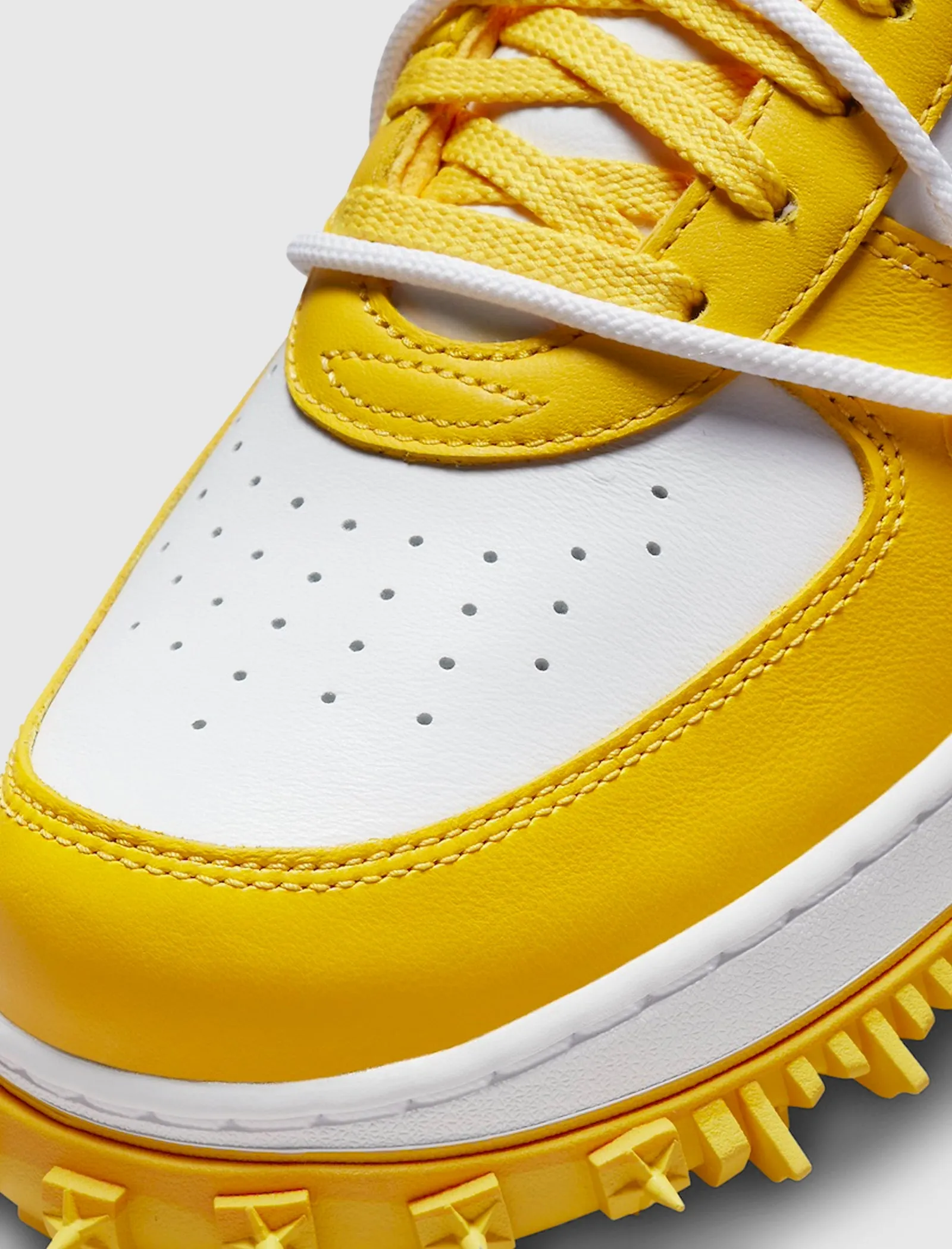 OFF-WHITE X AIR FORCE 1 MID "VARSITY MAIZE"