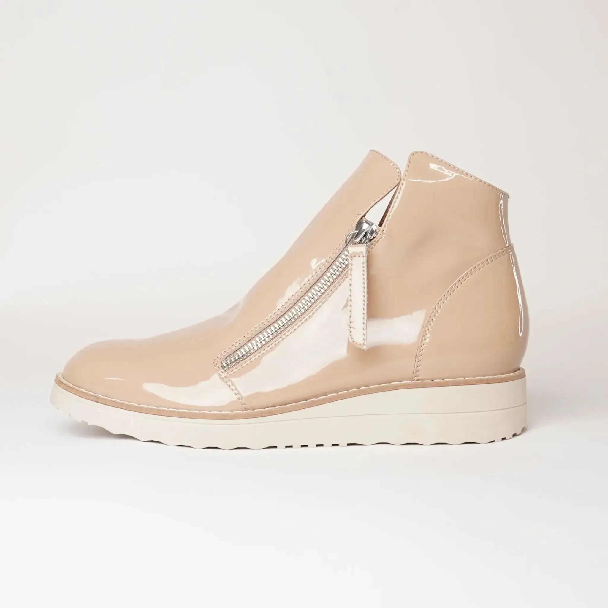 Ohmy Cafe Patent Ankle Boots