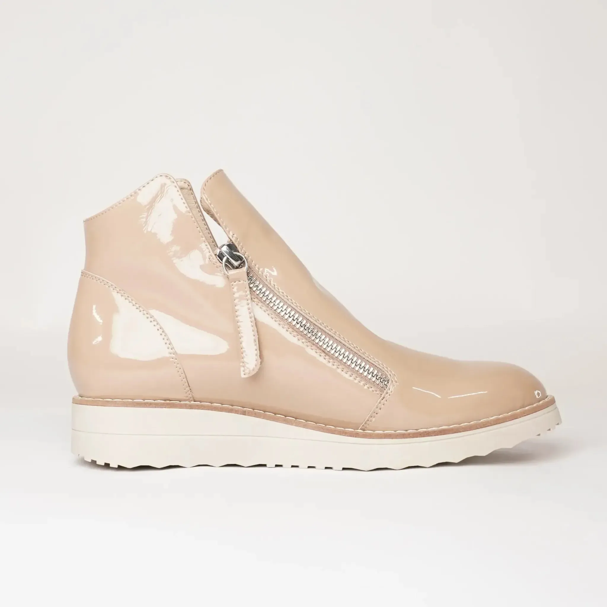 Ohmy Cafe Patent Ankle Boots