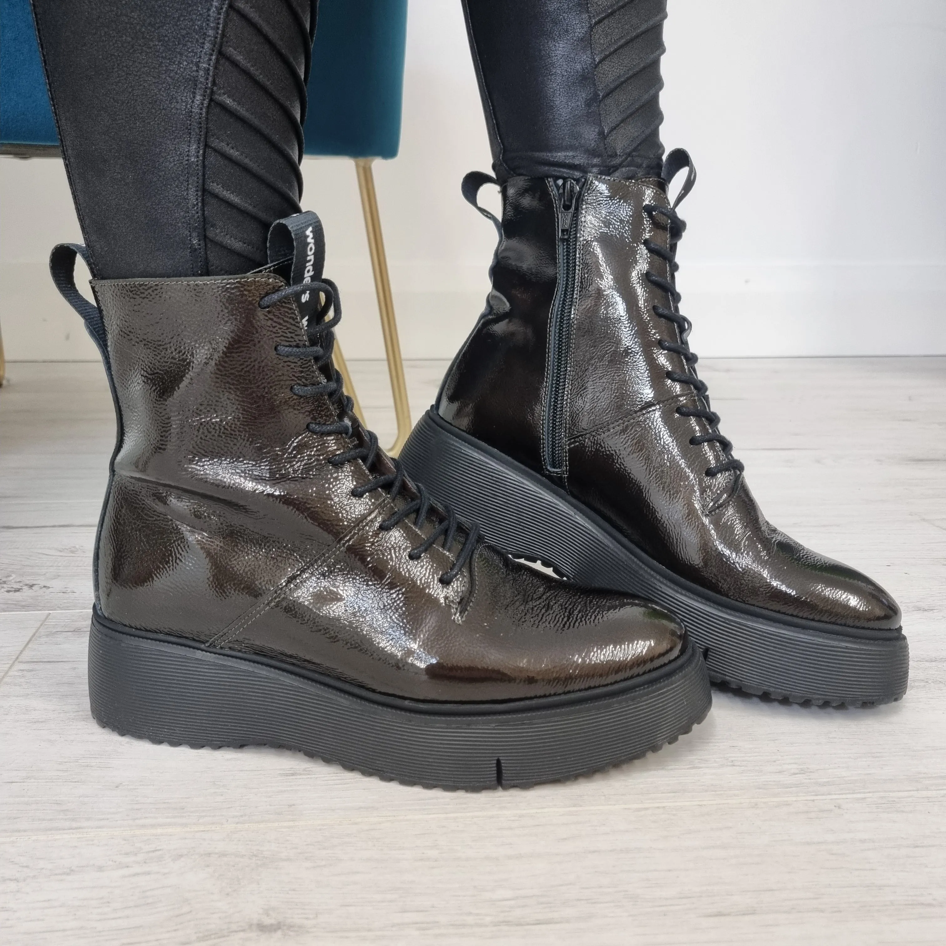 Wonders Olive Patent Leather Biker Boots